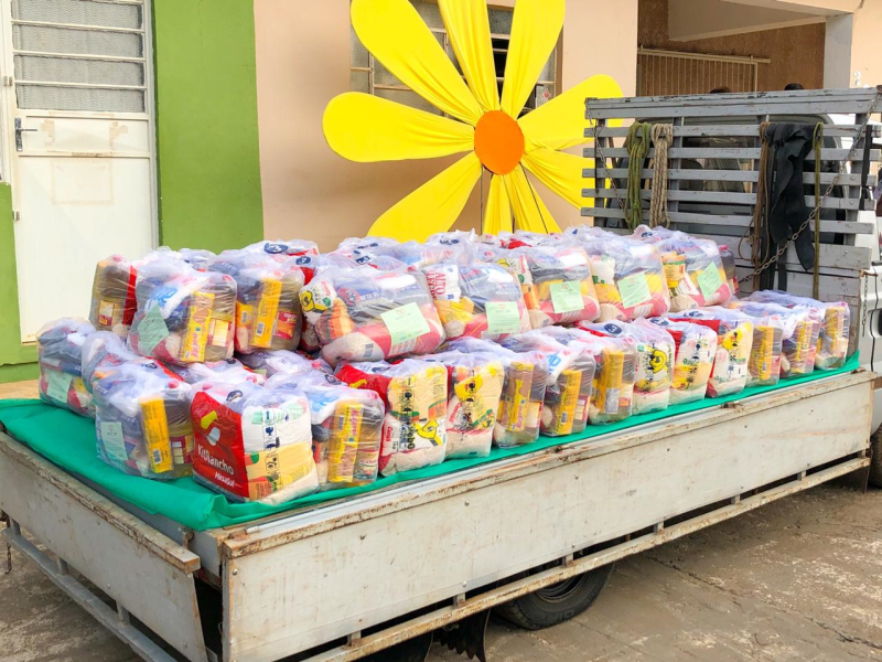 LOJAS QUERO-QUERO ENTREGA CESTAS BÁSICAS À SECRETARIA DE ASSISTÊNCIA SOCIAL